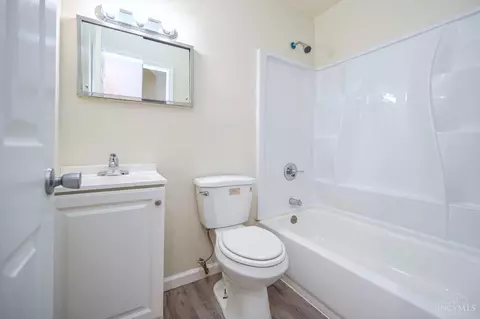 Bath - 1346 Randomhill Rd, Cincinnati, OH 45231 photo 1 of 1