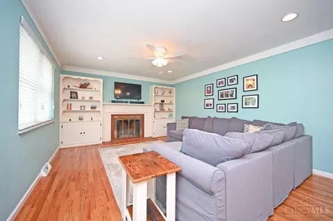 Living - 2161 Berrypatch Dr, Cincinnati, OH 45244 photo 3 of 4