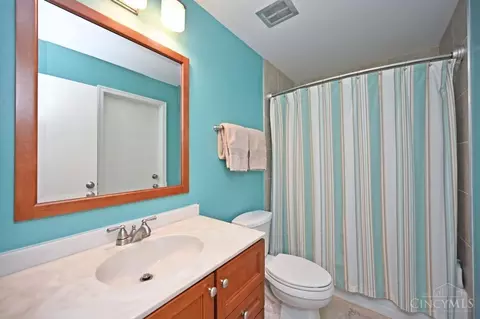 Bath - 2161 Berrypatch Dr, Cincinnati, OH 45244 photo 4 of 4