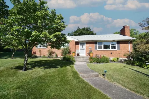 3807 Chatwood Ct, Cincinnati, OH 45248