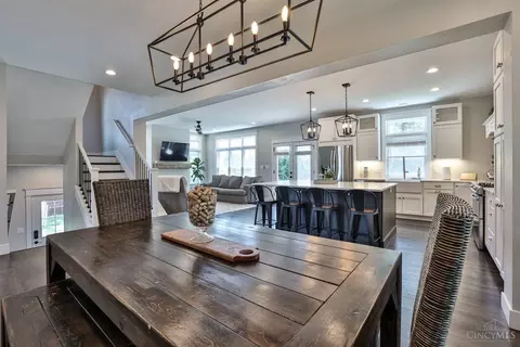 Dining - 4731 Hunt Rd, Blue Ash, OH 45242 photo 3 of 3
