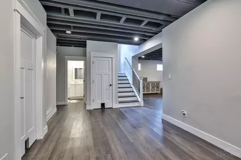 Entry Way - 4731 Hunt Rd, Blue Ash, OH 45242 photo 4 of 7