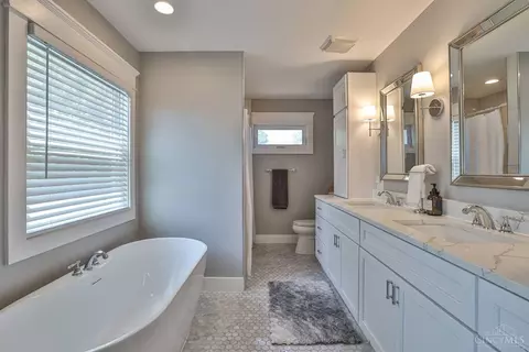 Bath - 4731 Hunt Rd, Blue Ash, OH 45242 photo 1 of 6