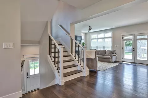 Entry Way - 4731 Hunt Rd, Blue Ash, OH 45242 photo 2 of 7