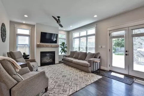 Living - 4731 Hunt Rd, Blue Ash, OH 45242 photo 1 of 4