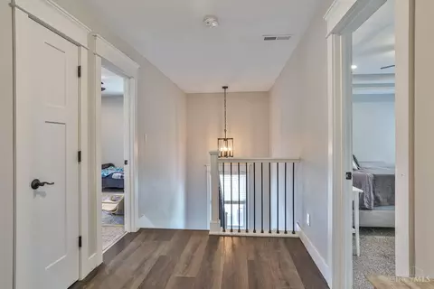 Entry Way - 4731 Hunt Rd, Blue Ash, OH 45242 photo 7 of 7