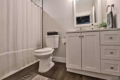 Bath - 4731 Hunt Rd, Blue Ash, OH 45242 photo 5 of 6