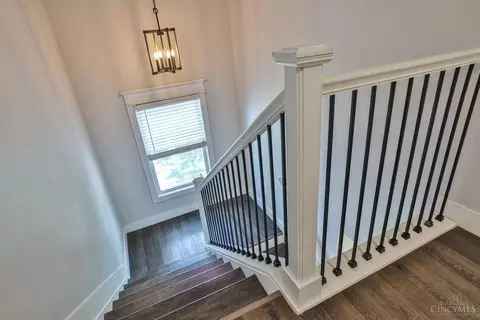 Entry Way - 4731 Hunt Rd, Blue Ash, OH 45242 photo 6 of 7