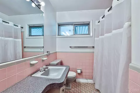 Bath - 1667 Krylon Dr, Reading, OH 45215 photo 1 of 1