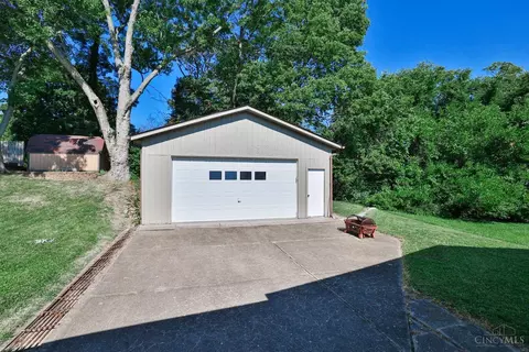 Exterior - 1667 Krylon Dr, Reading, OH 45215 photo 8 of 10