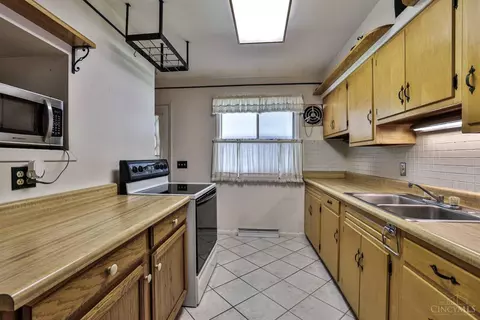 Kitchen - 1667 Krylon Dr, Reading, OH 45215 photo 1 of 3