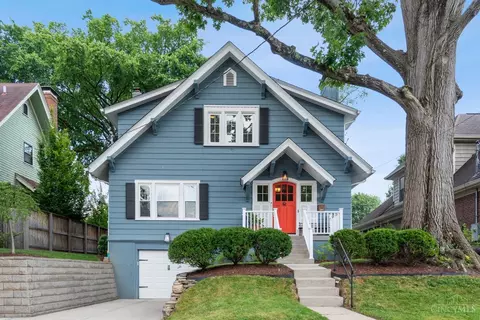 2944 Van Dyke Dr, Cincinnati, OH 45208