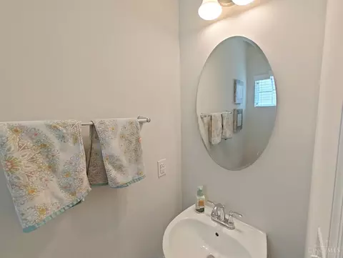 Bath - 2689 Aristides Ct, Morrow, OH 45152 photo 3 of 6