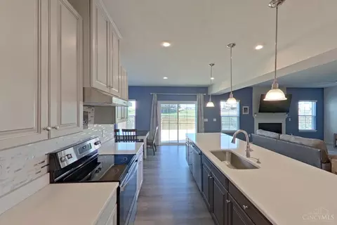 Kitchen - 2689 Aristides Ct, Morrow, OH 45152 photo 5 of 8