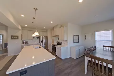 Kitchen - 2689 Aristides Ct, Morrow, OH 45152 photo 3 of 8