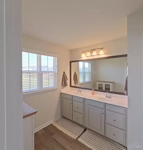 Bath - 2689 Aristides Ct, Morrow, OH 45152 photo 5 of 6