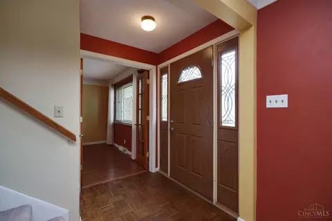 9104 Cherry Blossom Ln, Cincinnati, OH 45231 photo 4