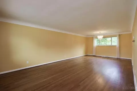 9104 Cherry Blossom Ln, Cincinnati, OH 45231 photo 6