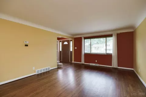 9104 Cherry Blossom Ln, Cincinnati, OH 45231 photo 7