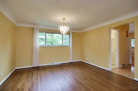 9104 Cherry Blossom Ln, Cincinnati, OH 45231 photo 8
