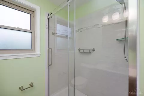 9104 Cherry Blossom Ln, Cincinnati, OH 45231 photo 23