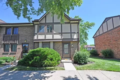 7498 Knights Knoll Ct, West Chester, OH 45069