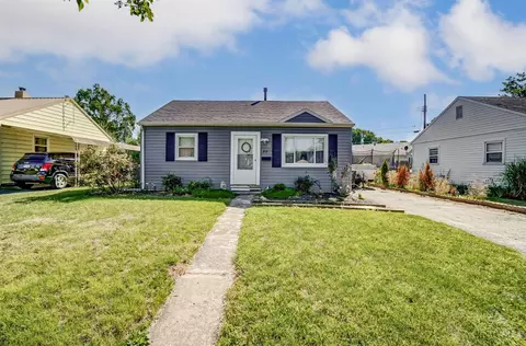 215 Circle Dr, West Carrollton, OH 45449