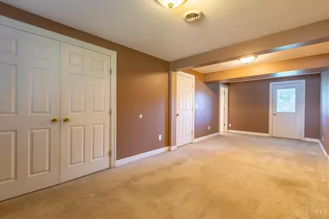 Bedroom - 3299 Arborview Ct, Cincinnati, OH 45239 photo 7 of 8