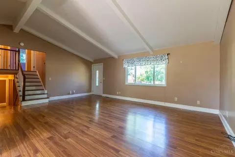Living - 3299 Arborview Ct, Cincinnati, OH 45239 photo 3 of 3