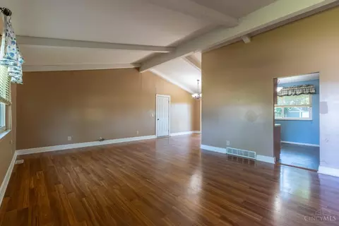 Living - 3299 Arborview Ct, Cincinnati, OH 45239 photo 1 of 3