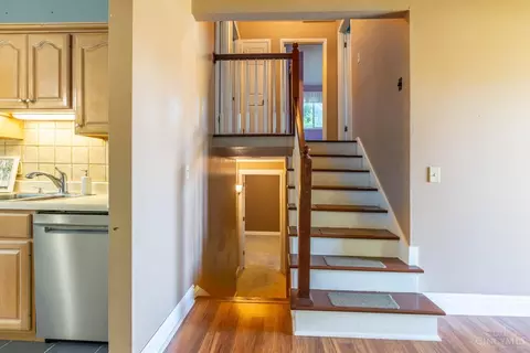 Entry Way - 3299 Arborview Ct, Cincinnati, OH 45239 photo 1 of 2