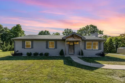10649 Wyscarver Rd, Evendale, OH 45241