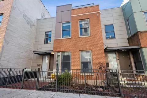 15 Mercer St, Cincinnati, OH 45202
