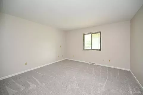 Bedroom - 8290 Fields Ertel Rd, Cincinnati, OH 45249 photo 2 of 5