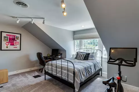 Bedroom - 3523 Middleton Ave, Cincinnati, OH 45220 photo 7 of 7