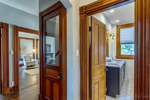 Entry Way - 3523 Middleton Ave, Cincinnati, OH 45220 photo 8 of 9