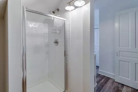 Bath - 3523 Middleton Ave, Cincinnati, OH 45220 photo 5 of 5