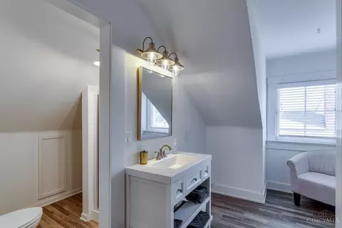 Bath - 3523 Middleton Ave, Cincinnati, OH 45220 photo 4 of 5