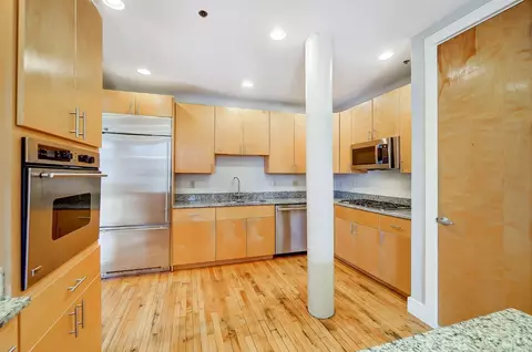 Kitchen - 26 Sixth St #501, Cincinnati, OH 45202 photo 6 of 10