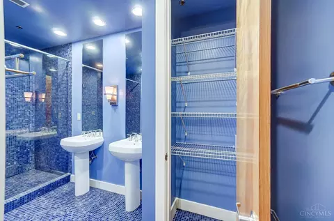 Bath - 26 Sixth St #501, Cincinnati, OH 45202 photo 7 of 10