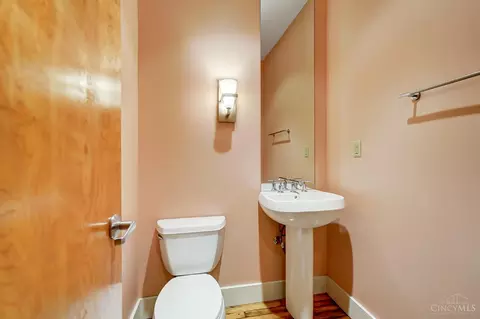 Bath - 26 Sixth St #501, Cincinnati, OH 45202 photo 1 of 10