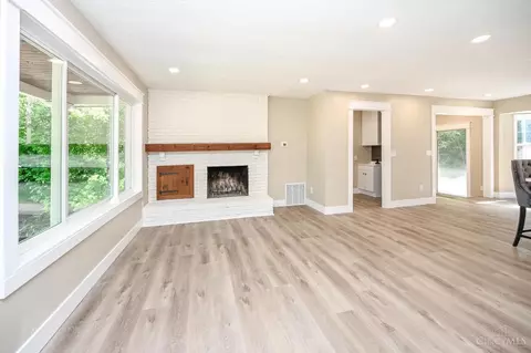 Living - 4185 Dixie Dr, Cincinnati, OH 45245 photo 1 of 2