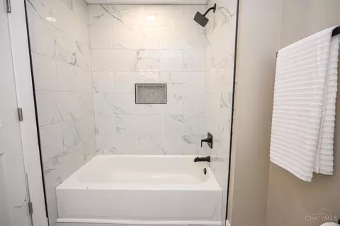Bath - 4185 Dixie Dr, Cincinnati, OH 45245 photo 2 of 6