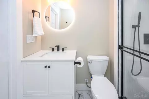 Bath - 4185 Dixie Dr, Cincinnati, OH 45245 photo 5 of 6
