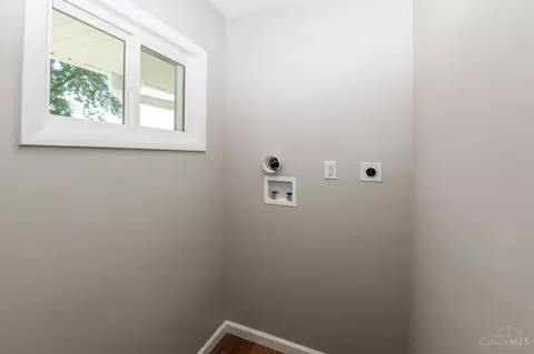 8664 Balboa Dr, Cincinnati, OH 45231 photo 16