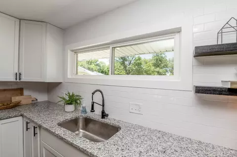 8664 Balboa Dr, Cincinnati, OH 45231 photo 12