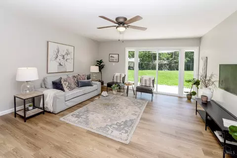 8664 Balboa Dr, Cincinnati, OH 45231 photo 5