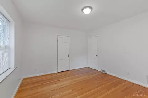 Bedroom - 6232 Rogers Park, Cincinnati, OH 45213 photo 2 of 7