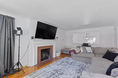 Living - 6232 Rogers Park, Cincinnati, OH 45213 photo 4 of 4