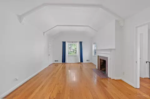 Living - 6232 Rogers Park, Cincinnati, OH 45213 photo 1 of 4